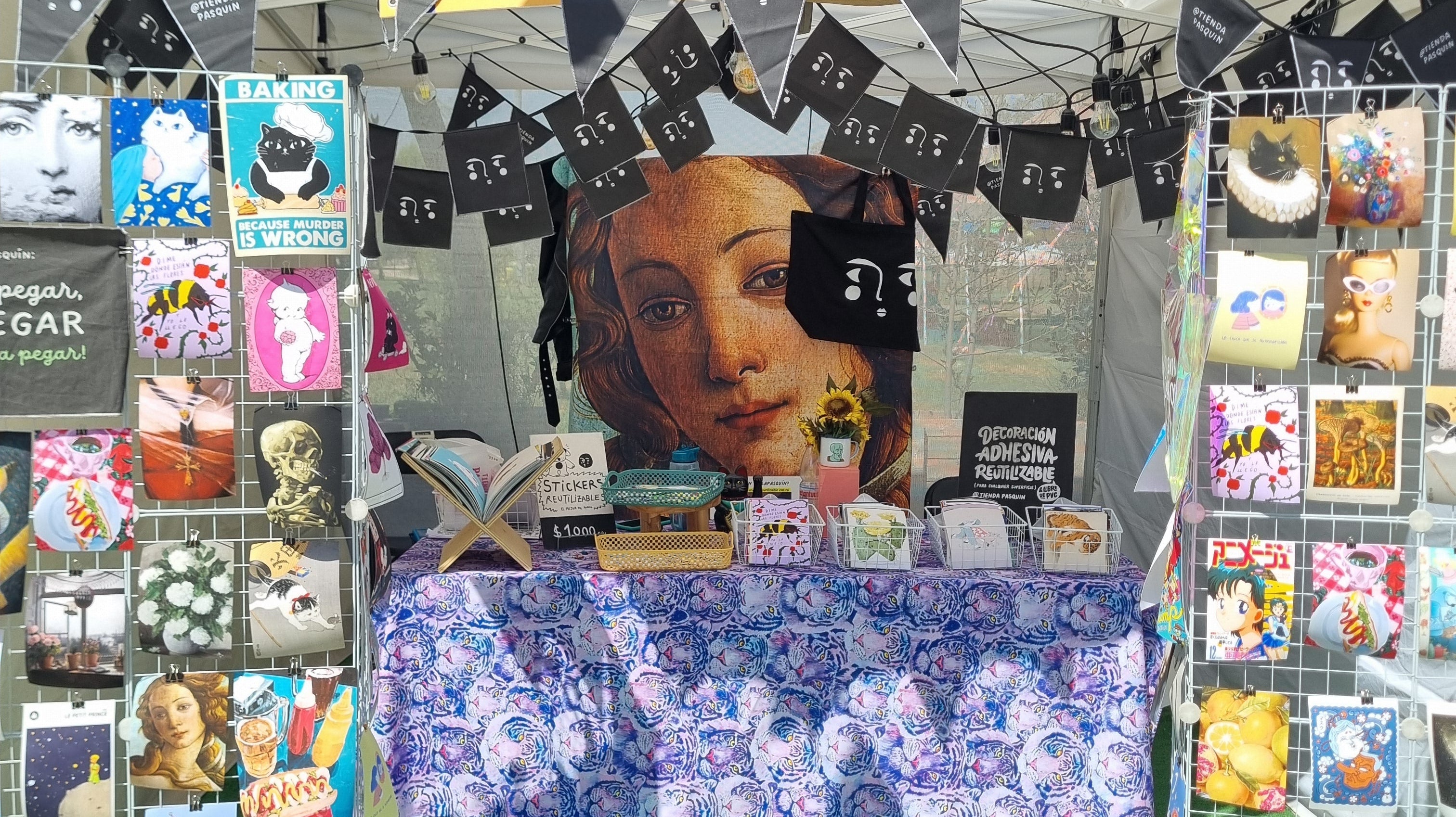 Tienda Pasquín en Lolla Market 2026: arte adhesivo y dinámicas
